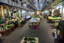 “대형마트와 전통시장 매출 격차 평균 5배”