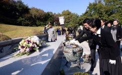 박정희 전 대통령 서거 35주기 추도식 엄수