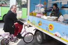 태양광 솜사탕 만드는 조지 퍼거슨 브리스톨 시장