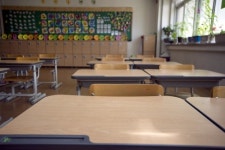 여학생들 추행한 성고충상담 교사 직위해제