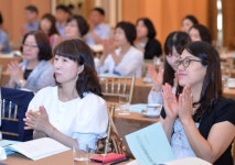 딸에게 “오빠 잘 챙겨라”? 민주적 가정에서 알파걸 나온다