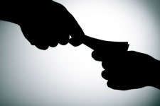 윤상현 의원 전 보좌관 구속....전직 조폭 수사 무마 뒷돈 받아