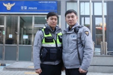 대통령 표창장 받은 홍익지구대 육탄으로 ‘강도 현행범’ 붙잡아