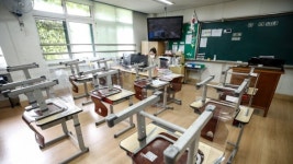 거리두기 4단계 수도권 학교들 전면 원격수업…최대 2주