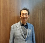 [W초대석] 박세훈 회장, 어머니 법명으로 장학재단 설립... 재산 상속 않고 기부할 것