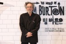 전시회 위해 한국 찾은 팀 버튼 감독