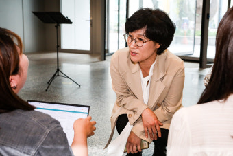 [포토] 원민경 여가부 장관 후보자 첫 출근 “힘 있는 성평등가족부 만들겠다”