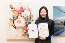 디자이너·자영업자 출신 ‘독학 화가’들, 파리 무대로