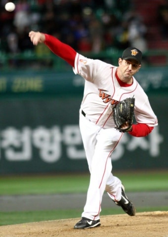 [KS 포인트] '벤치 클리어링-무피안타 선발 교체'…보기 드문 장면 속출