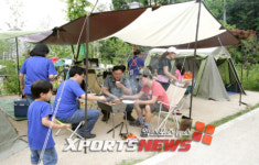 서울 도심 속 강동그린웨이 가족캠핑장 개장
