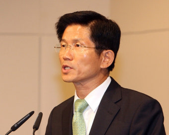 김문수 후보, 계엄 발언과 유튜버 토론회로 논란 부상
