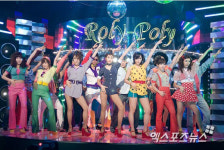 롤리폴리 티아라,  입기 싫어 울던 복고의상…지금은 너무 좋아