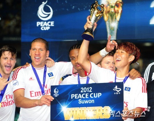손흥민, UEFA 유로파리그 결승서 맨체스터 유나이티드 꺾고 우승!