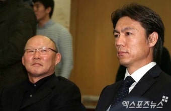 홍명보 이사장-박항서 감독 '진지한 표정으로~'[포토]