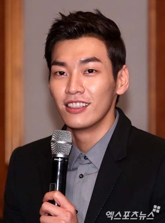 '외모 비하 발언' 김영광, 논란 후 첫 공식석상서 