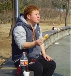 흔한 동네 연예인, 치킨 먹는 허각 동네 친구 같아