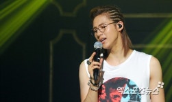 B1A4 신우 女心 흔드는 감미로운 무대[포토]