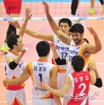 비소토 설날 코트위 훈훈한 미소[포토]