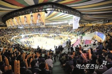 KB vs 신한은행 관중들로 가득 찬 청주실내체육관[포토]