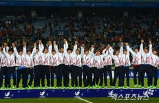 [인천AG] 男축구 시상대 가장 높은 곳에 올라~[포토]