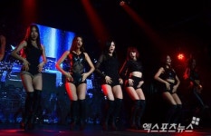 AOA 고양이 같은 요염함으로 돌아왔어요[포토]