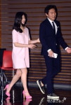 김유정 최병길 감독님 뒤에서 꺄르르~[포토]
