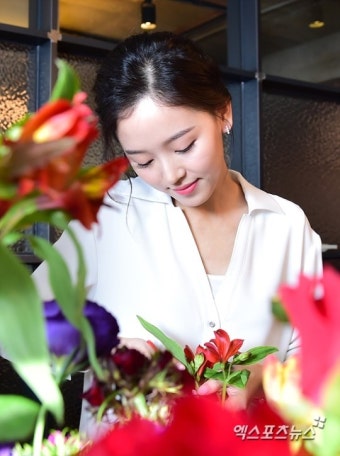 [色다른 인터뷰①] 강한나, 봄날엔 촬영을 꿈꾸는 천생 여배우