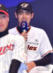 [미디어데이] '미남' 이태양, 썸타고 싶은 선수 1위 등극