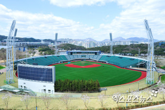 '가득찬 문수구장' 롯데, 시즌 다섯번째 홈경기 매진