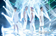 지피지기 눈부신 등장[포토]