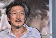 '지금은맞고…' 홍상수 감독 