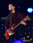 씨엔블루 이정신 매력 넘치는 베이스[포토]