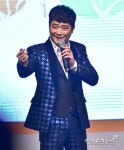 박현빈 '조그만 사랑 보여주세요~'[포토]