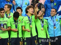이재성 우승순간은 영상으로 남겨야지[포토]