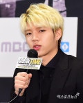 인피니트 우현 노래방에서 마이크를 안놓아요[포토]