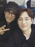 톡하는대로 윤계상·권율, 절친의 촬영 인증샷 훈훈 케미 폭발