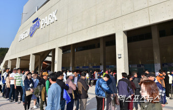 '라팍 첫 매진' 두산-삼성 개막전, 2만 4000석 매진