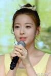 에이프릴 현주 하트 받으세요~[포토]