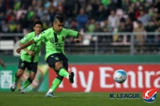 [ACL] 임종은 동점골 전북, 장쑤와 2-2 무승부…조1위 16강