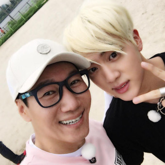 지석진, 방탄소년단 진과 '런닝맨' 인증샷 