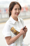 씨스타 다솜 출국길은 책과 함께[포토]