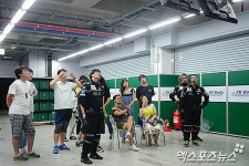 (CJ슈퍼레이스) 투케이바디 숨 죽여 지켜보는 경기[포토]