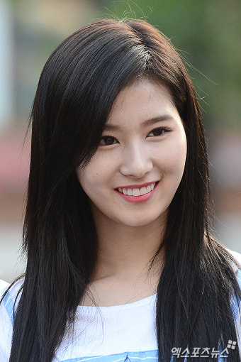 트와이스 사나 '이른 아침에도 무결점 미모'[포토]