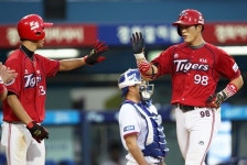 '헥터 11승+홈런쇼' KIA, 삼성 상대로 13-6 대승