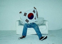 지드래곤, 광복절 맞아 태극기 인증샷 