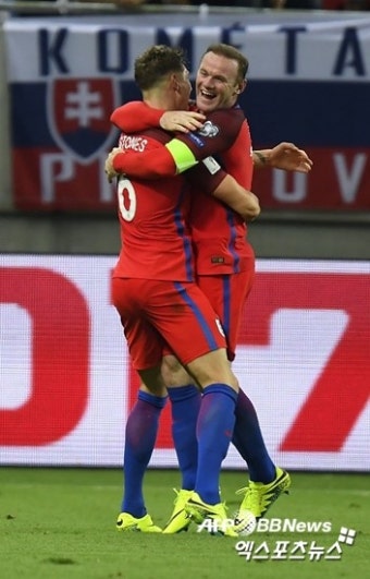 잉글랜드, 슬로바키아에 1-0 승…빅샘 데뷔전 승리