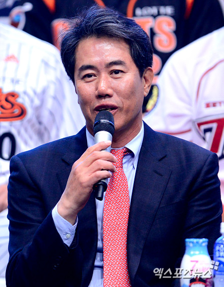 류지현 감독, 대만 출국! 2026 WBC 예선전 전력 분석 착수!