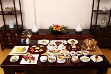 독한 술은 NO! 식사 때 곁들이는 ‘반주’ 문화 늘어