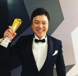 [한국뮤지컬어워즈①] 개그맨 출신 정성화, 최고의 뮤지컬배우로 우뚝