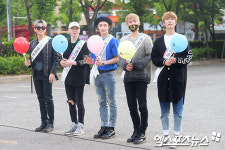 인엑스 투표하는 개념돌[포토]